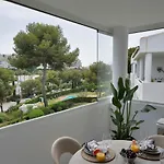 New Refurbished Gem Sea Views Pools Pool Bar Apartament *