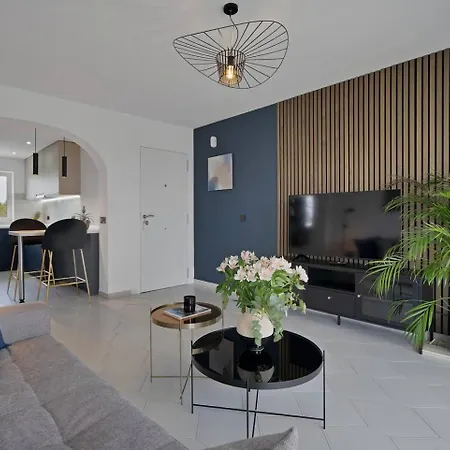 New Refurbished Gem Sea Views Pools Pool Bar Apartament